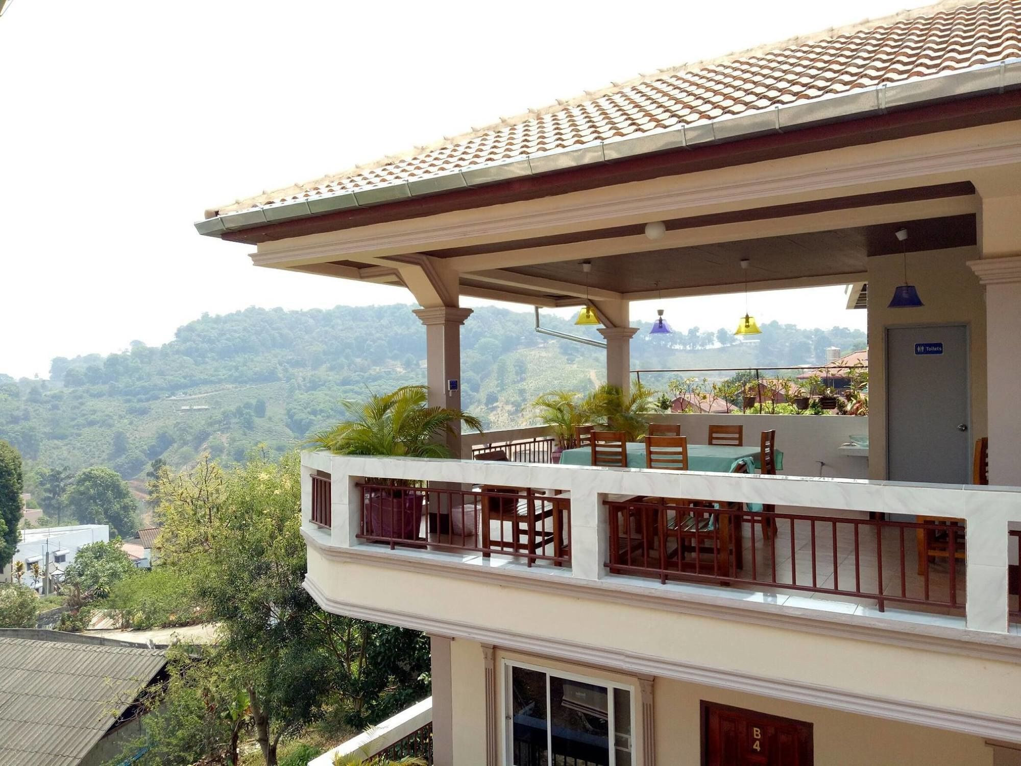 Hotel Happy House At Maesalong Chiang Rai Exterior foto