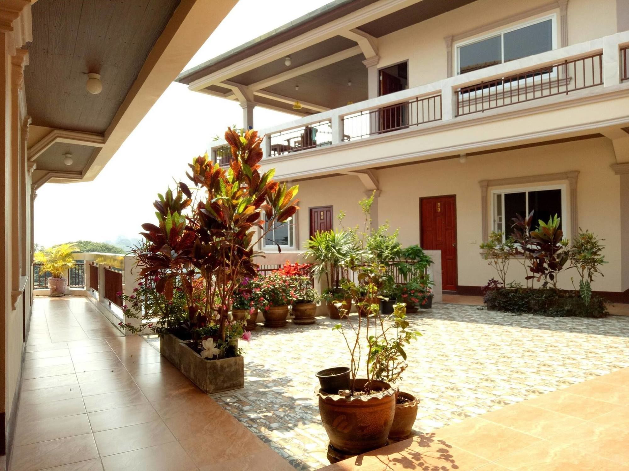 Hotel Happy House At Maesalong Chiang Rai Exterior foto