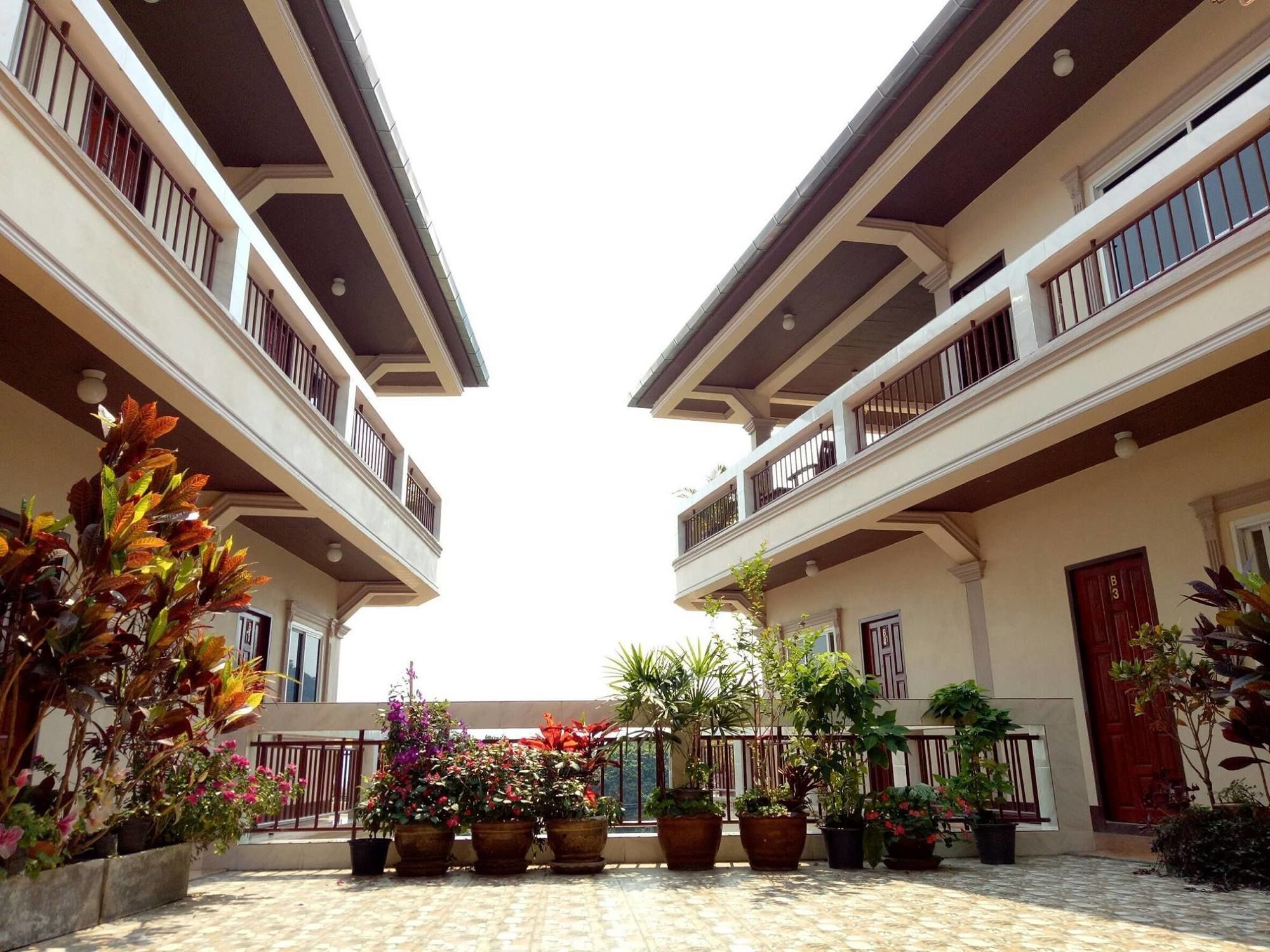 Hotel Happy House At Maesalong Chiang Rai Exterior foto