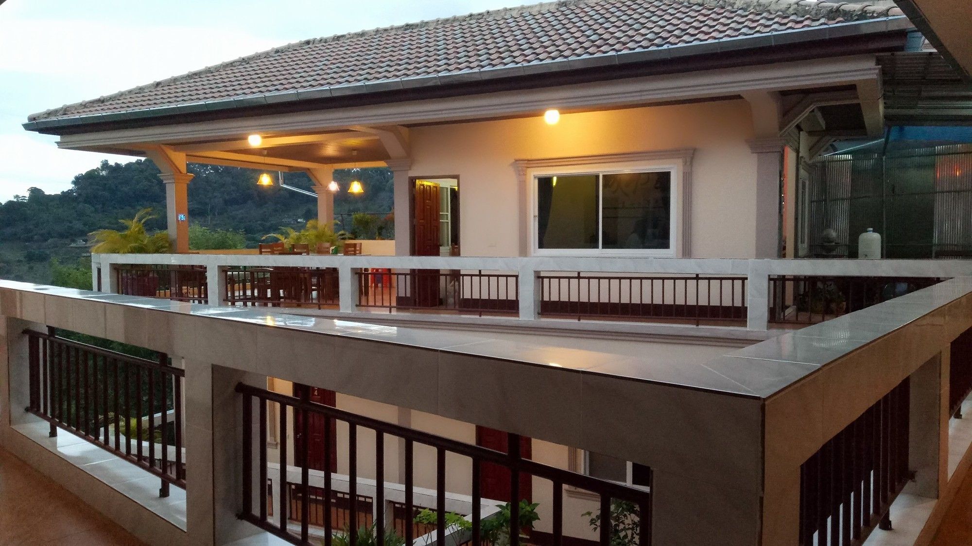 Hotel Happy House At Maesalong Chiang Rai Exterior foto
